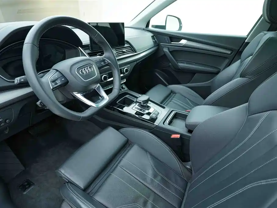 Audi Q5L 2021 — фото 10