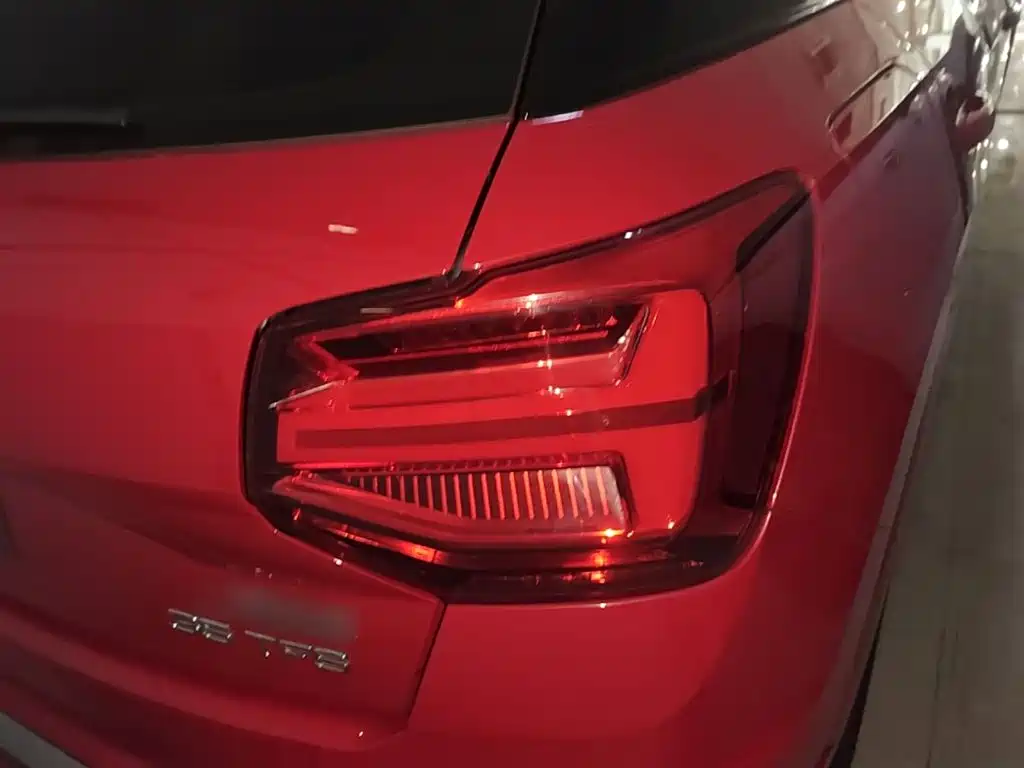 Audi Q2L 2023 — фото 8