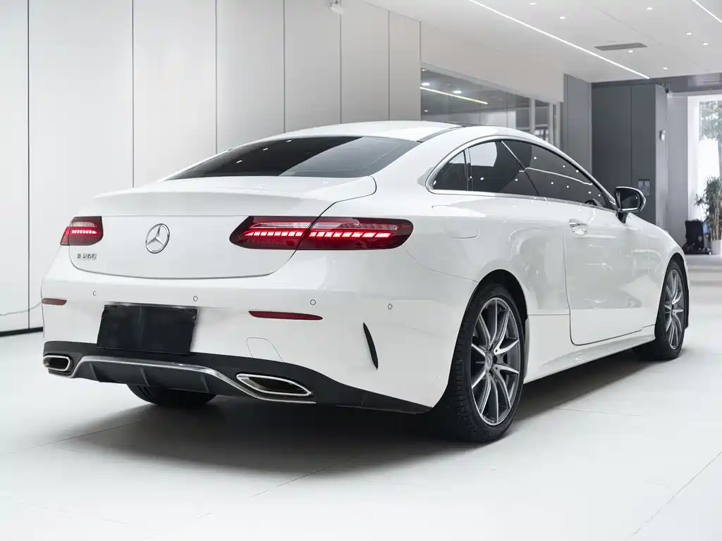 Mercedes-Benz E-Class 2023 — фото 14