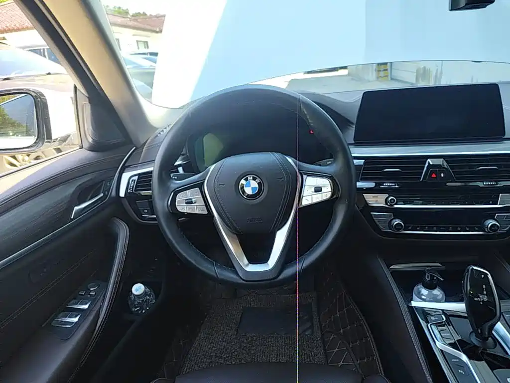 BMW 5 Series New Energy 2020 — фото 11