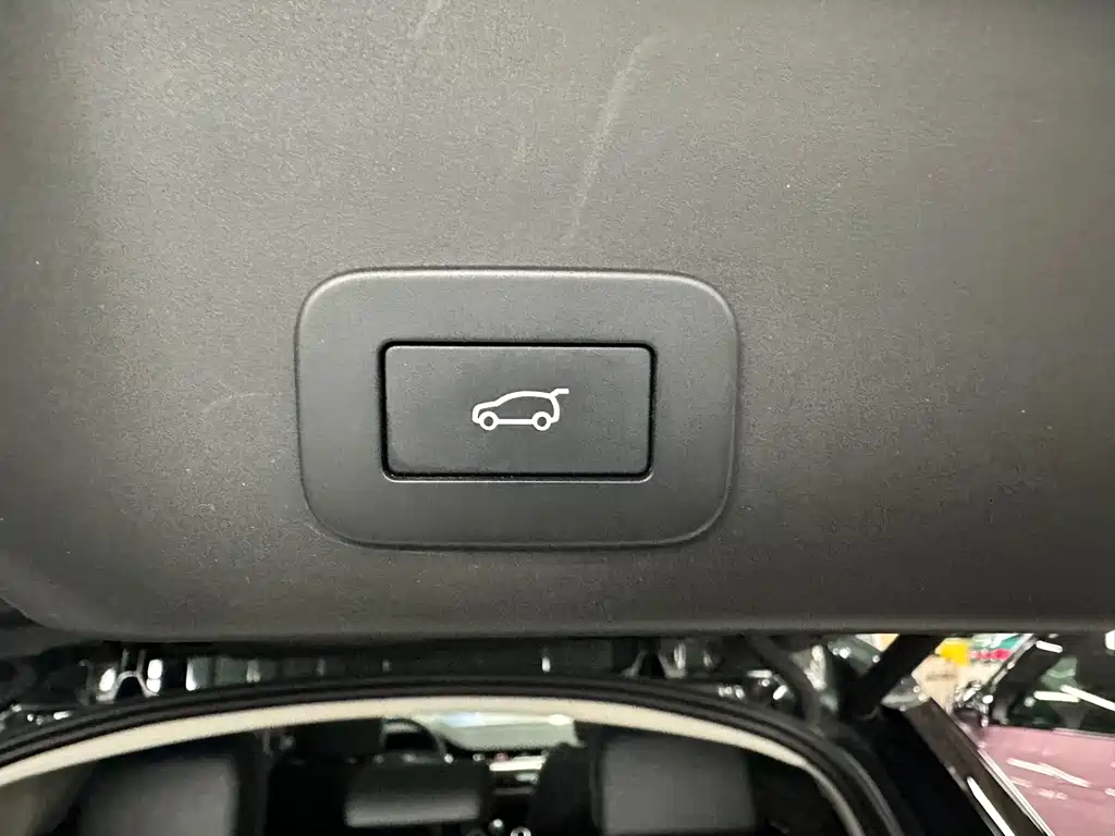 Land Rover Evoque 2024 — фото 12