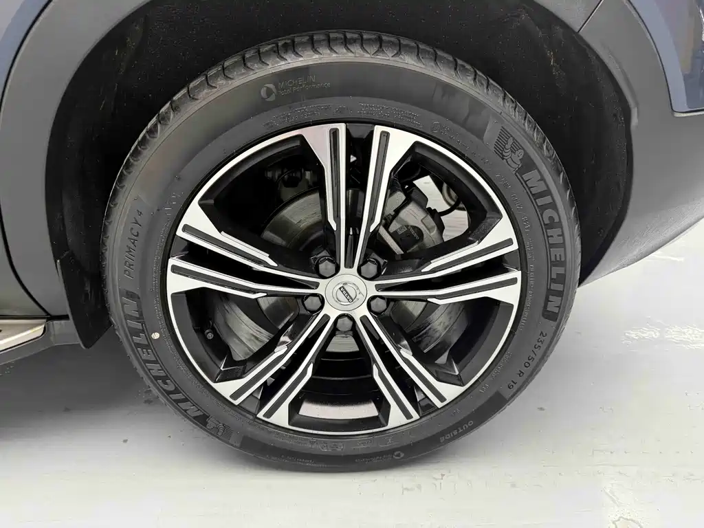 Volvo XC40 2021 — фото 13