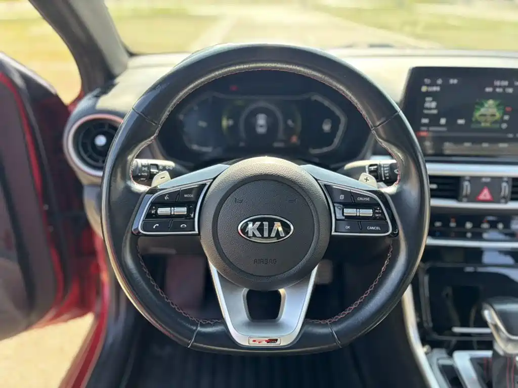 Kia K3 2019 — фото 11