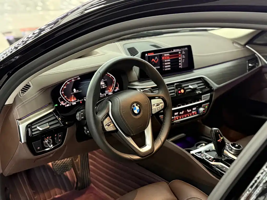 BMW 5 Series 2020 — фото 5