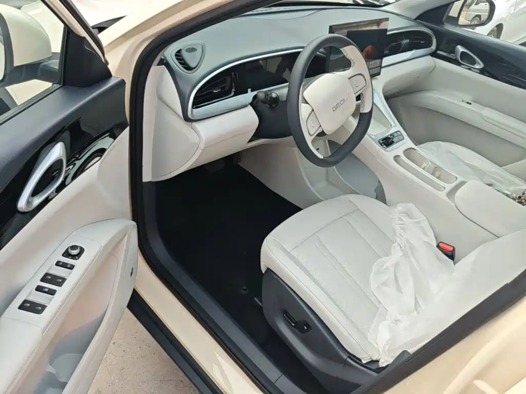 Geely Galaxy Starwish 2026 — фото 16