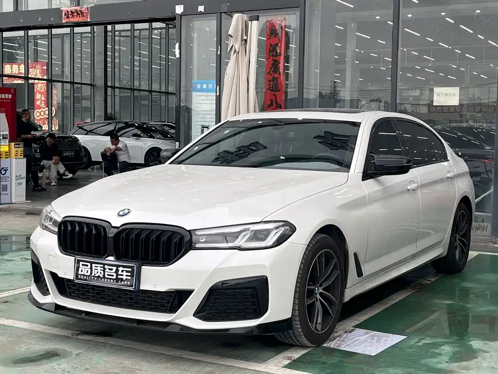 BMW 5 Series 2023 — фото 1
