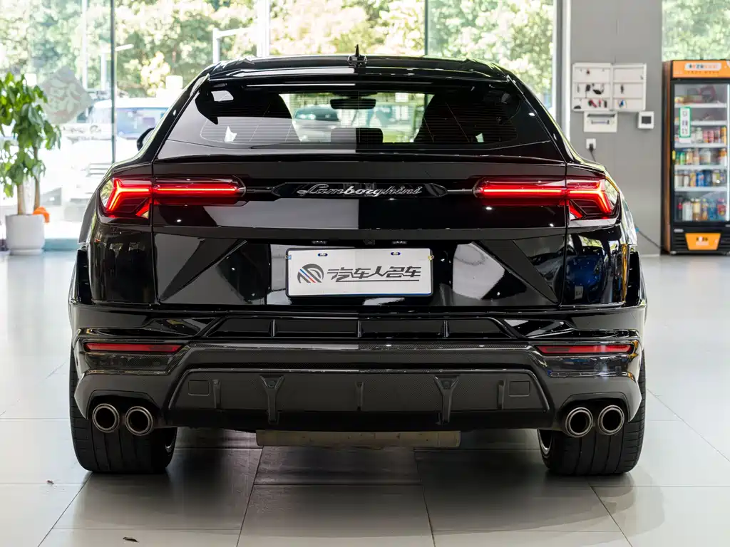 Lamborghini Urus 2023 — фото 18