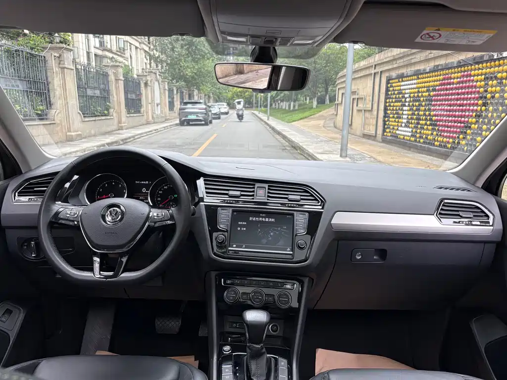 Volkswagen Tiguan L 2018 — фото 13