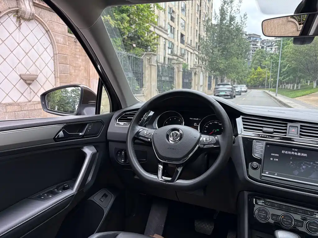 Volkswagen Tiguan L 2018 — фото 9