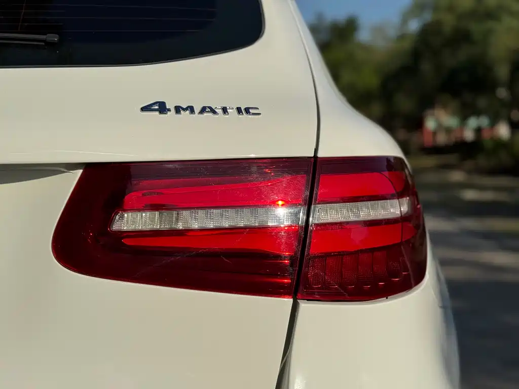 Mercedes-Benz GLC 2018 — фото 26