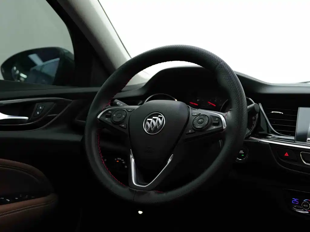 Buick Regal 2020 — фото 10