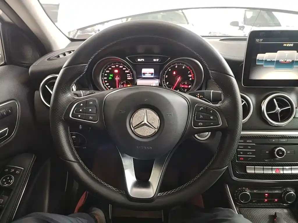 Mercedes-Benz GLA 2017 — фото 11