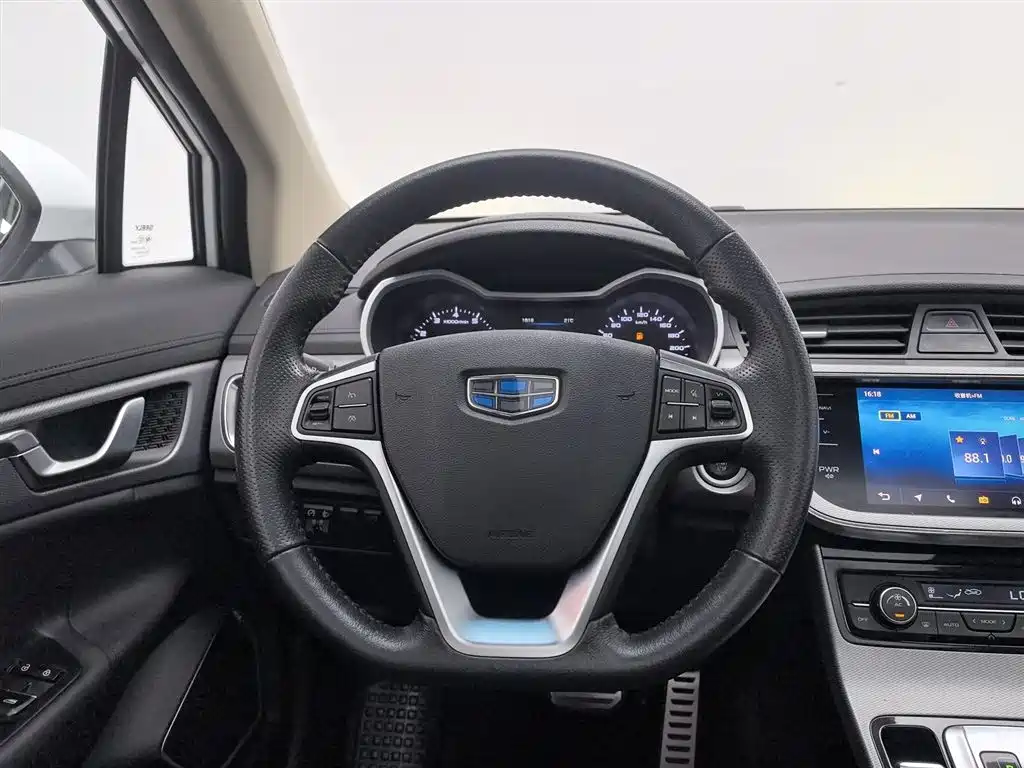 Geely Emgrand GS 2018 — фото 11