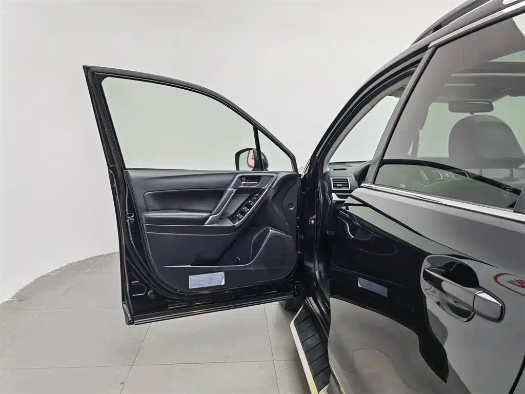 Subaru Forester 2017 — фото 8