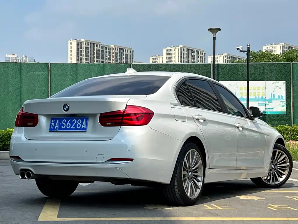 BMW 3 Series 2019 — фото 11