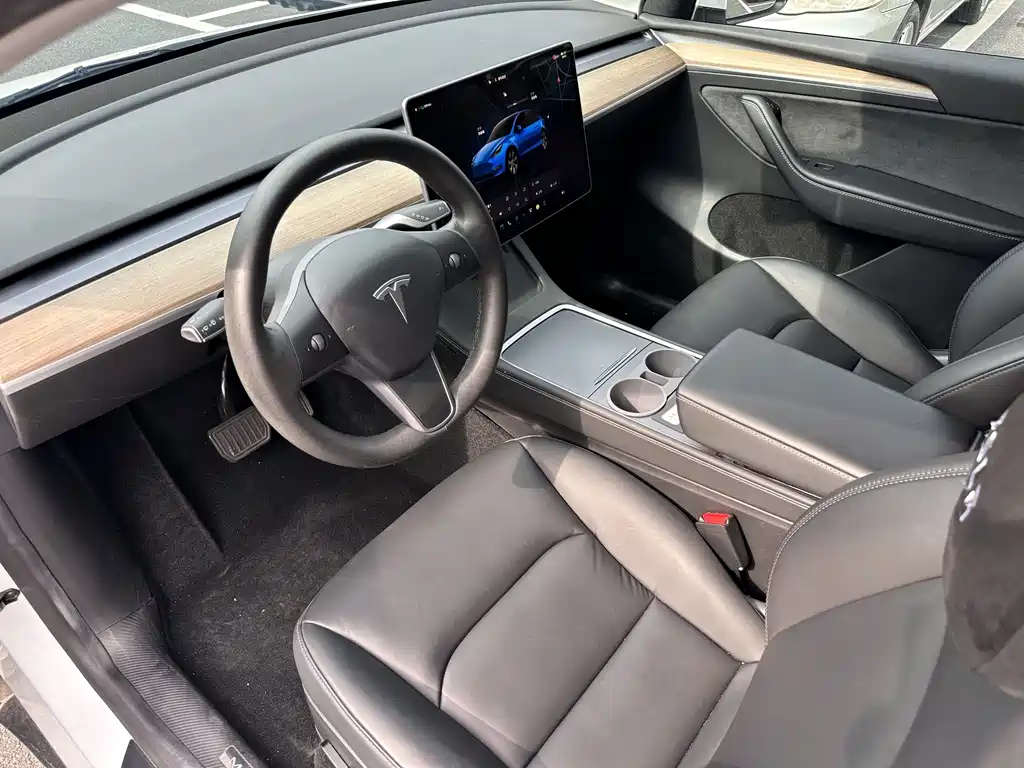Tesla Model Y 2022 — фото 10