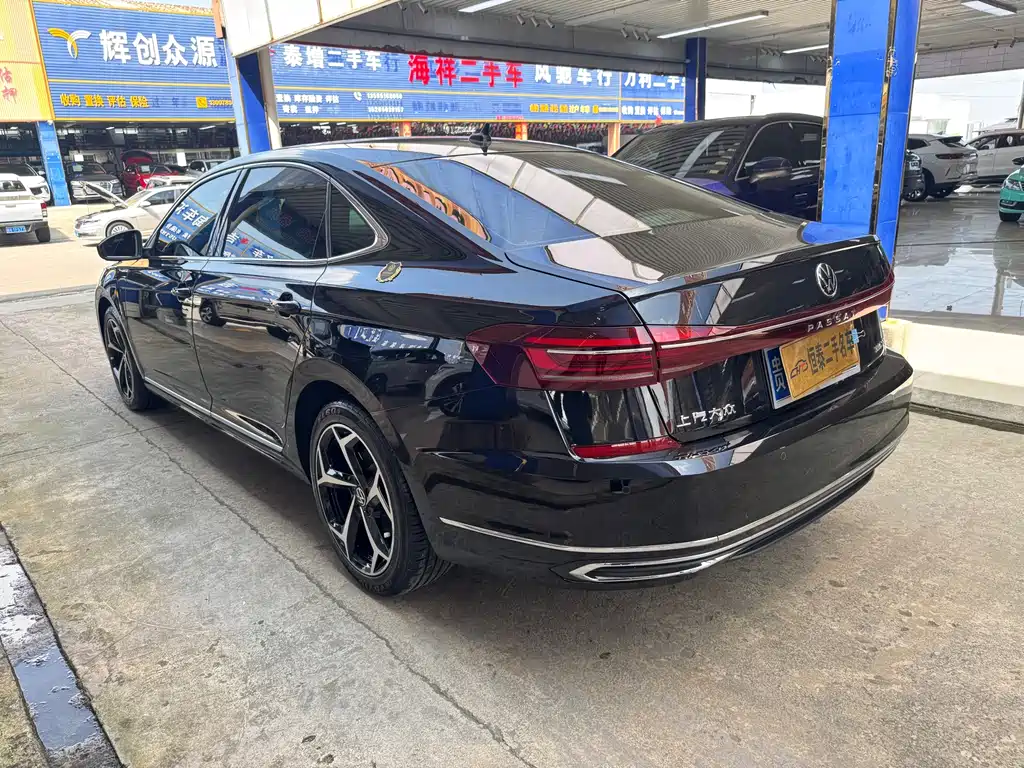 Volkswagen Passat 2023
