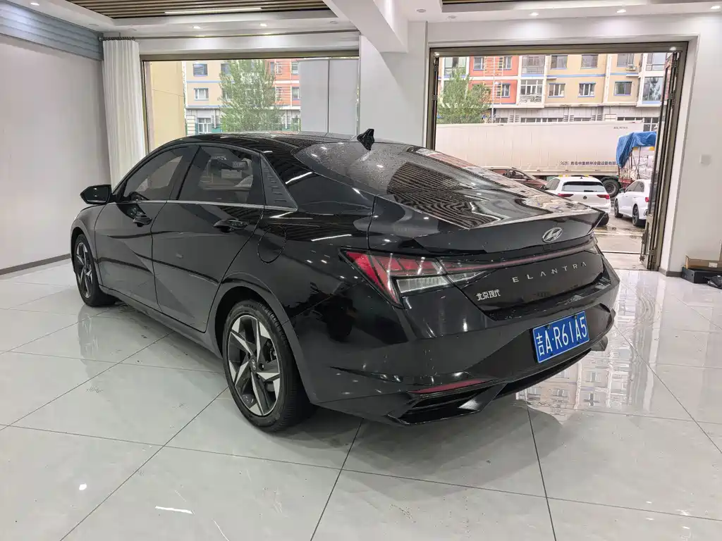 Hyundai Elantra 2022