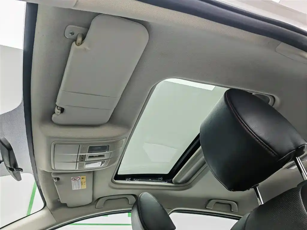 Mazda 3 Axela 2018 — фото 14