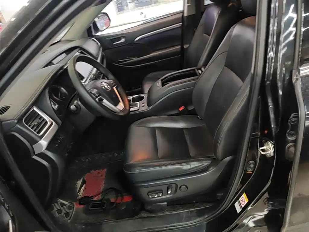 Toyota Highlander 2020 — фото 15