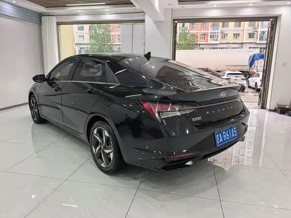 Hyundai Elantra 2022
