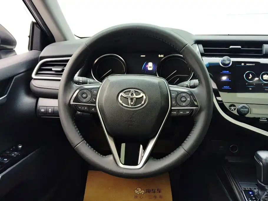 Toyota Camry 2021 — фото 15