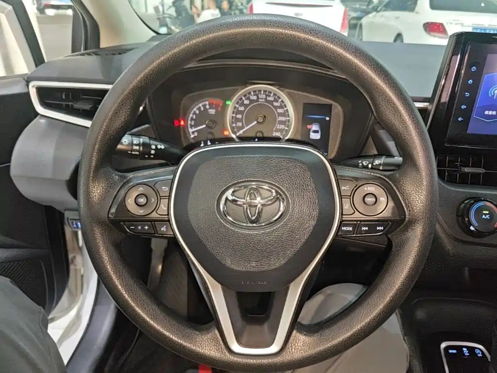 Toyota Corolla 2021 — фото 11