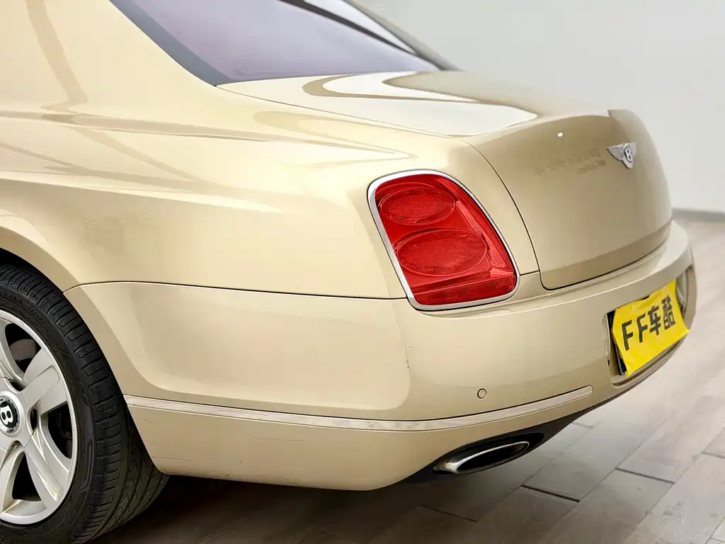 Bentley Flying Spur 2012 — фото 9