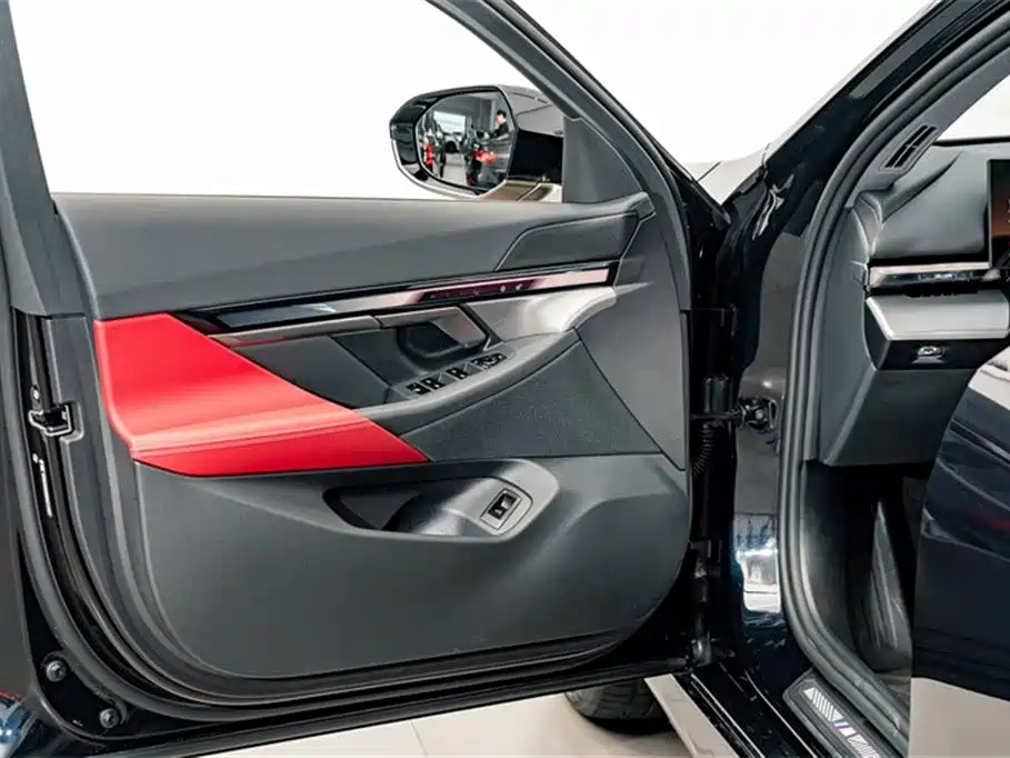 BMW 5 Series 2025 — фото 15