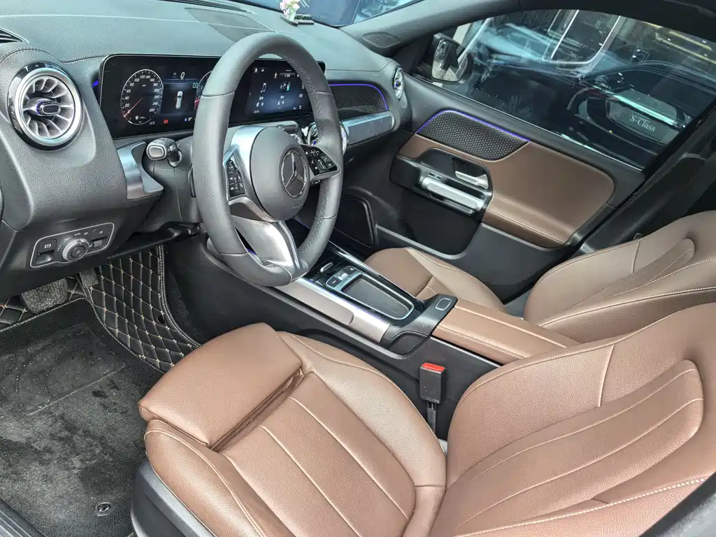 Mercedes-Benz GLB 2025 — фото 10