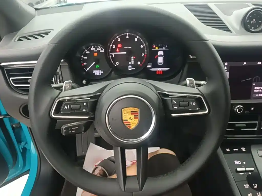 Porsche Macan 2022 — фото 11