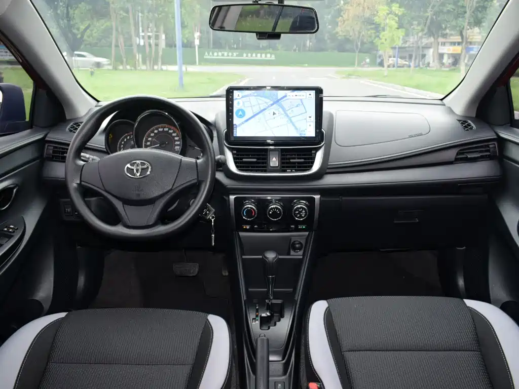 Toyota Yaris L 2021 — фото 15