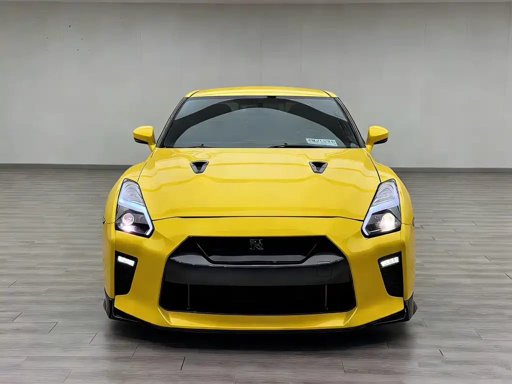 Nissan GT-R 2012 — фото 2