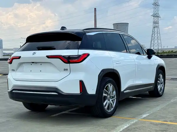 NIO ES6 2020