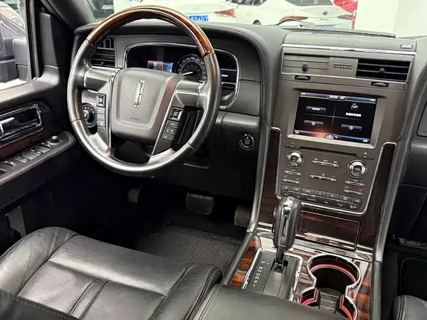 Lincoln Navigator 2016