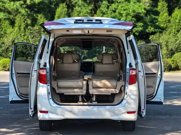 Toyota Alphard 2016