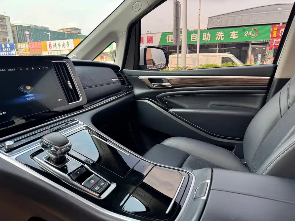 GAC Trumpchi M8 2022 — фото 10