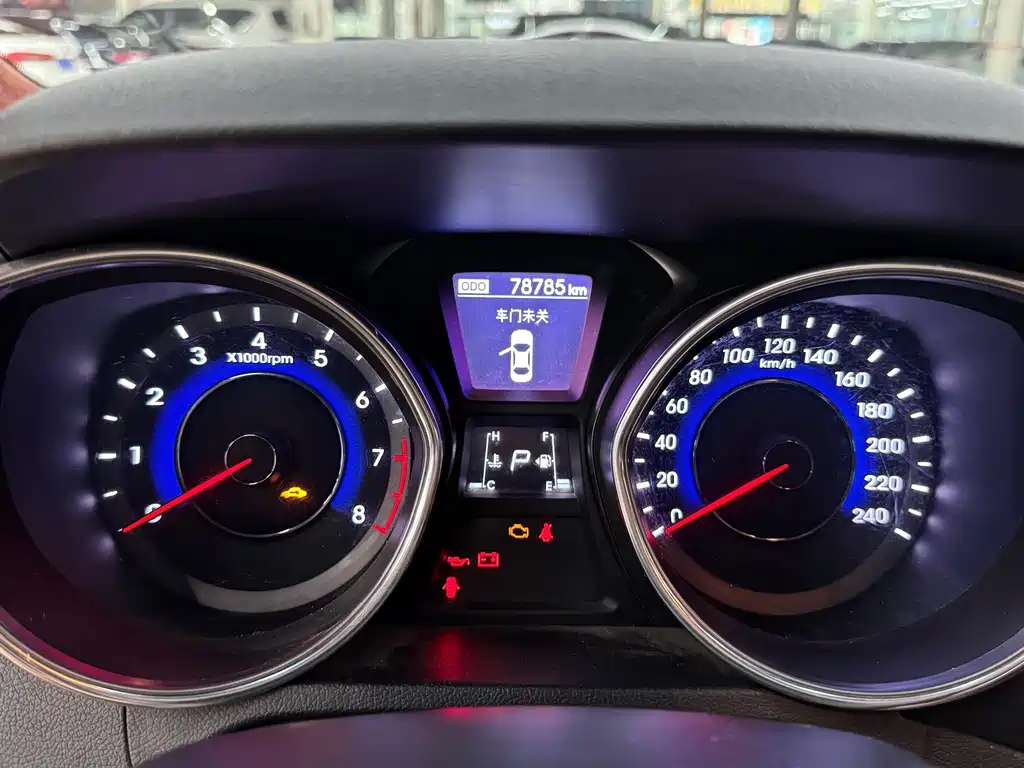 Hyundai Elantra Langdong 2015 — фото 13