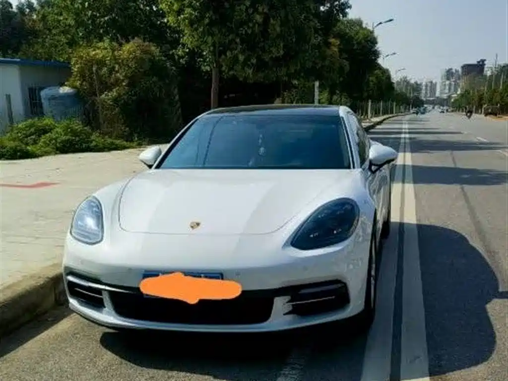 Porsche Panamera 2017 — фото 1
