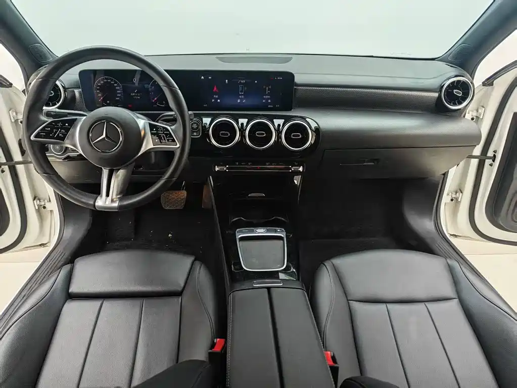 Mercedes-Benz A-Class 2023 — фото 8