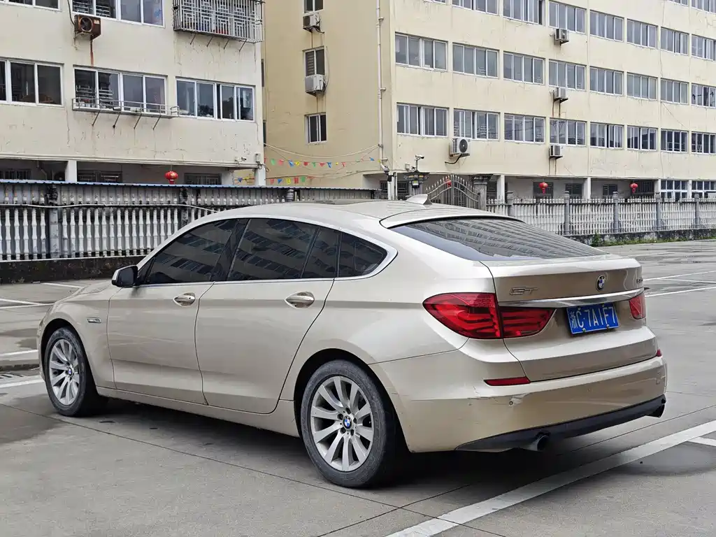 BMW 5 Series GT 2010 — фото 5