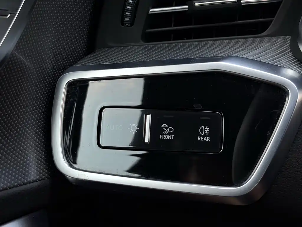 Audi A6L 2023 — фото 17