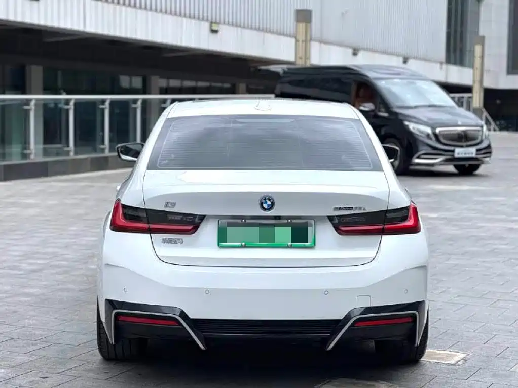 BMW i3 2024 — фото 8