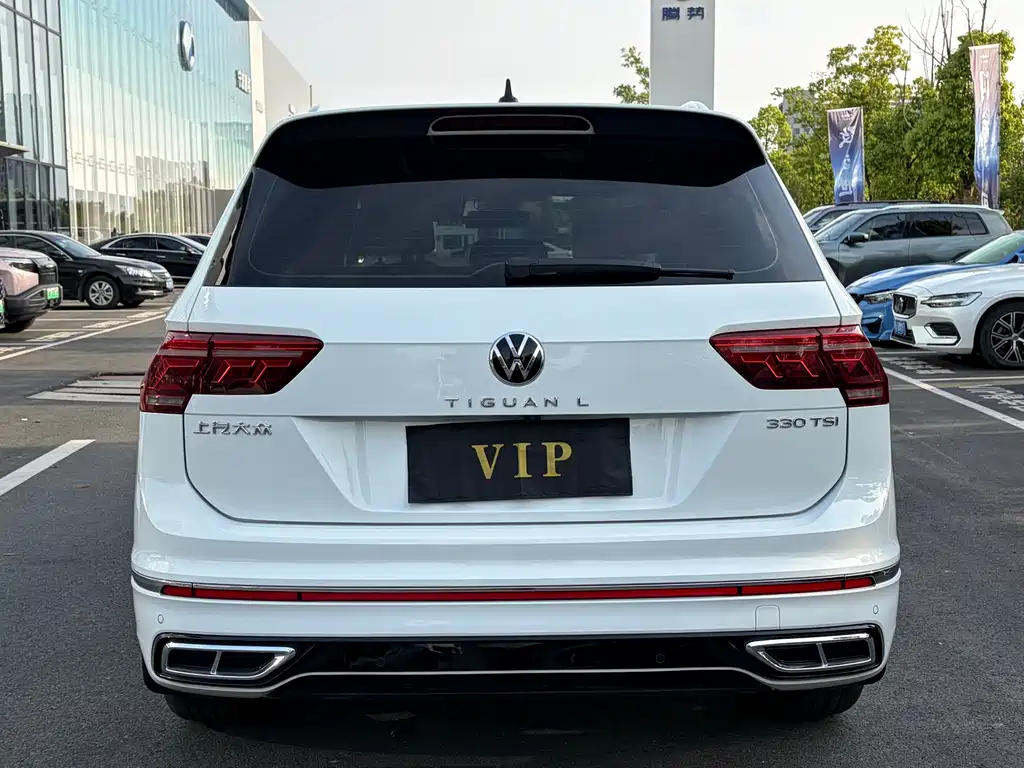 Volkswagen Tiguan L 2023 — фото 17