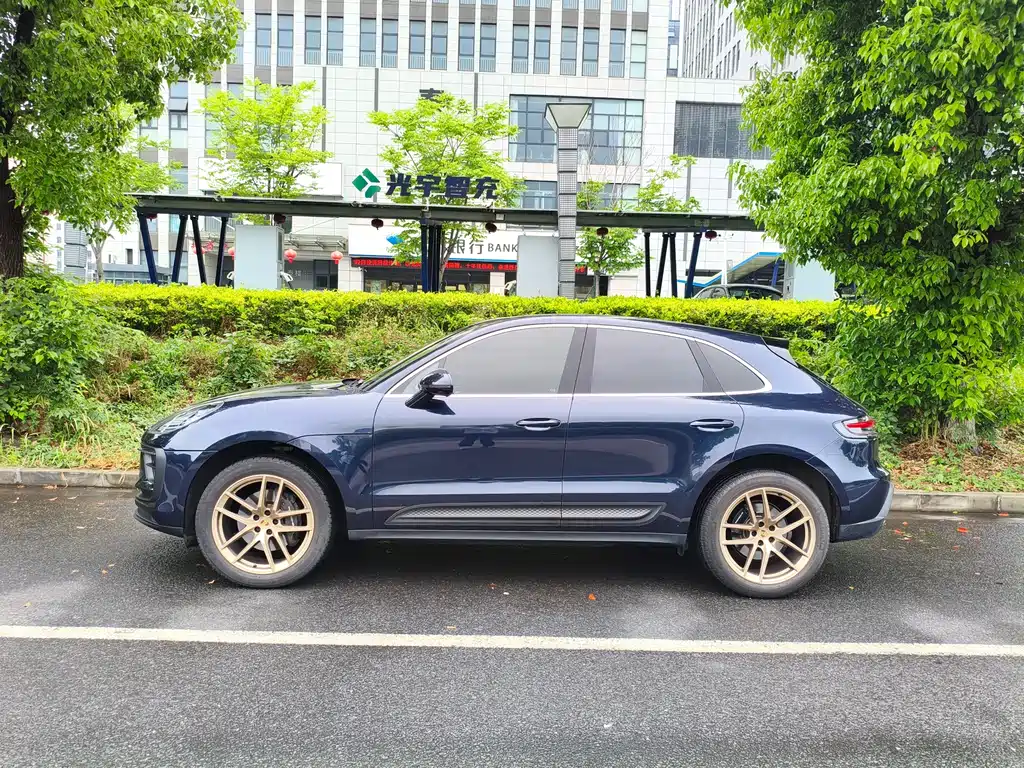 Porsche Macan 2023 — фото 4