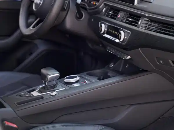 Audi A4L 2018
