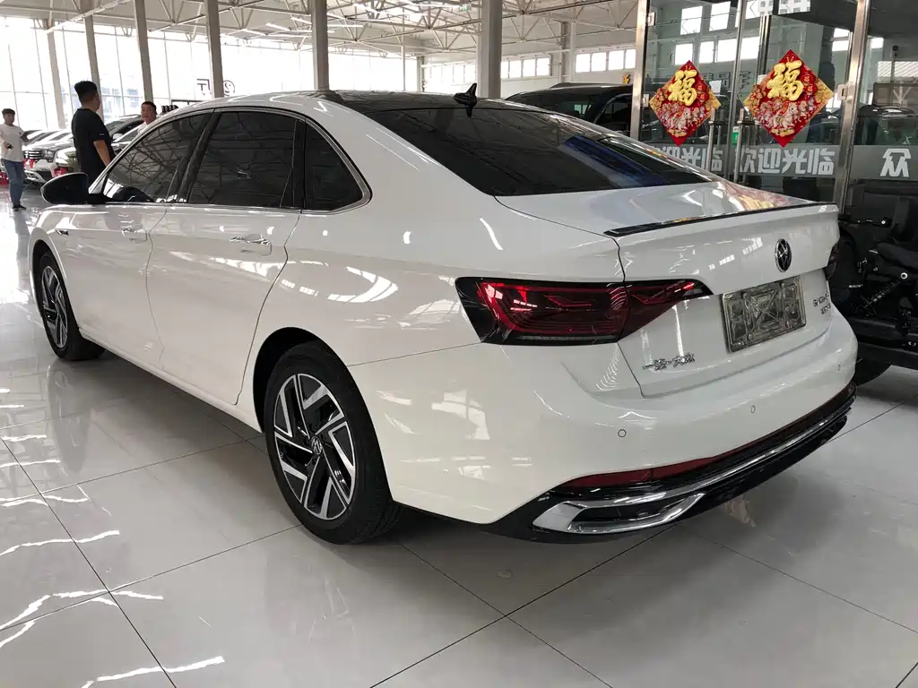 Volkswagen Sagitar 2022