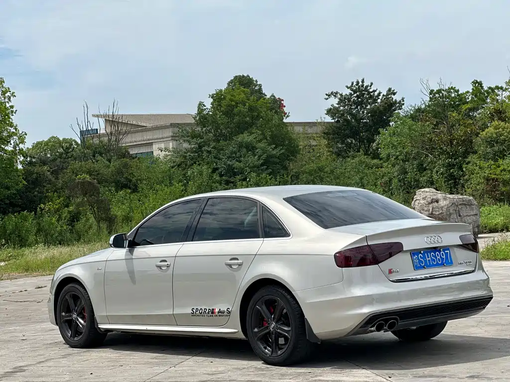 Audi A4L 2014