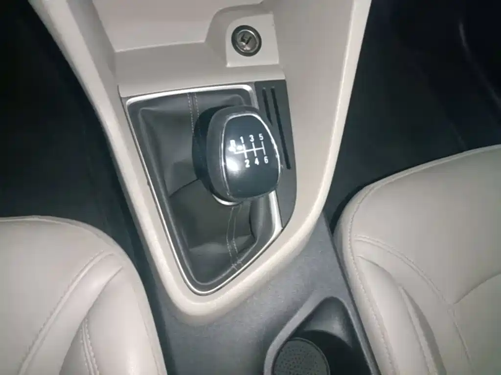Buick Excelle 2019 — фото 14
