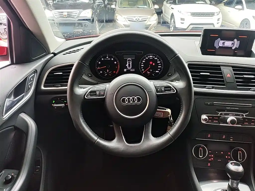 Audi Q3 2018 — фото 11